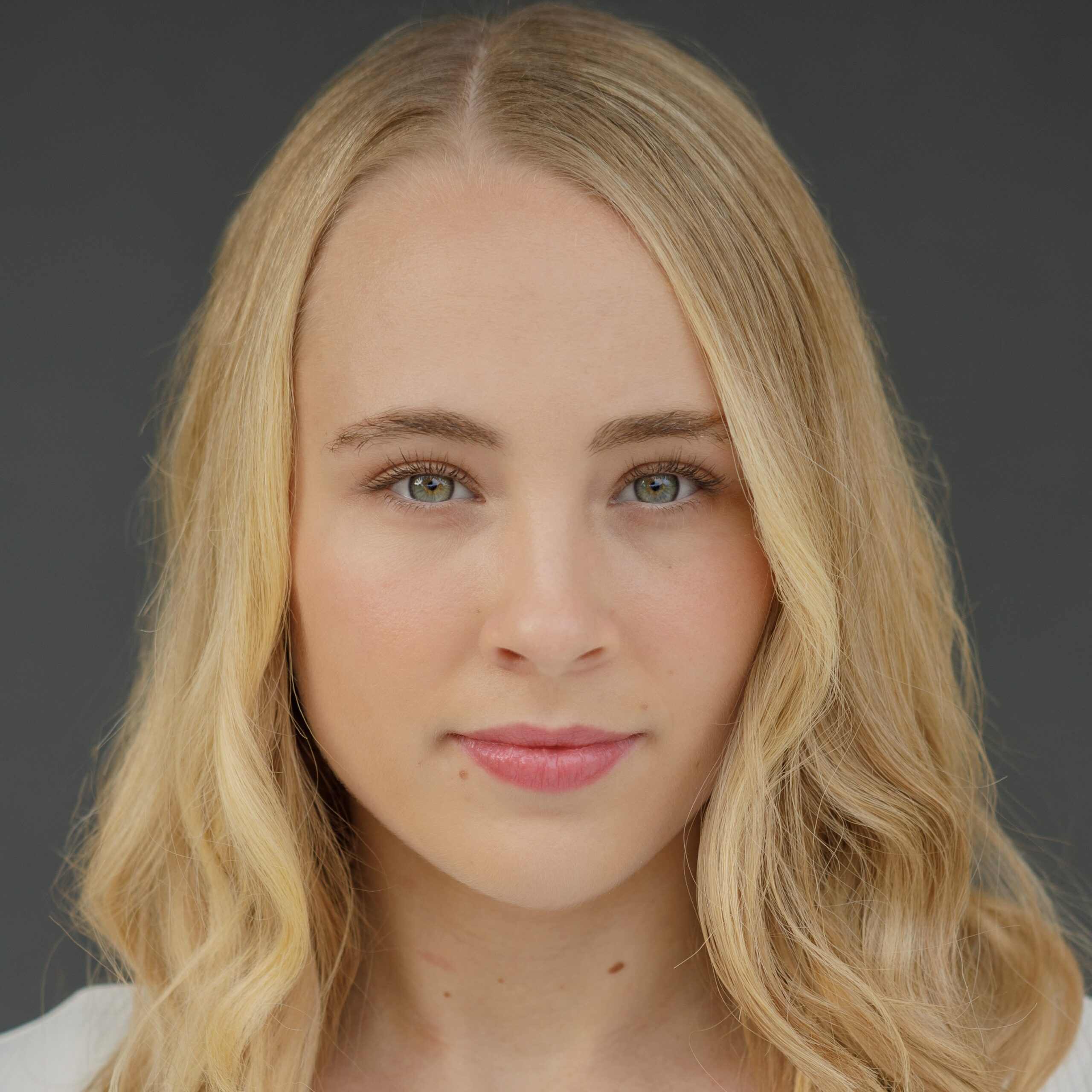 audrey-deubig-headshot - San Diego Musical Theatre